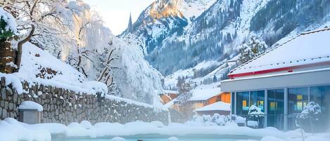 Piscine couverte, piscine extérieure