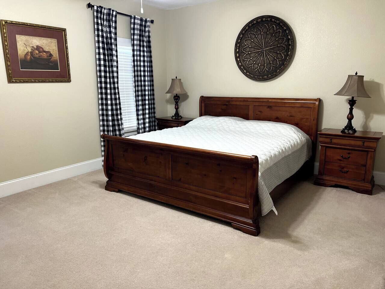 3 bedrooms, desk, iron/ironing board, free WiFi