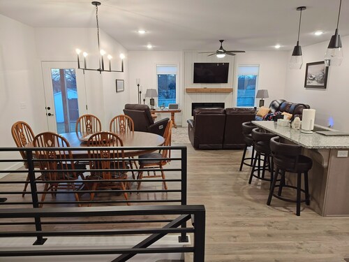 Newer home in quiet family neighborhood Manhattan, KS