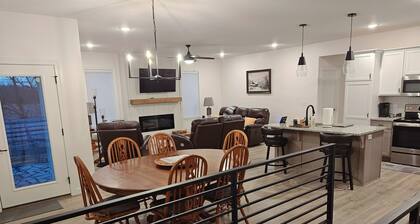 Newer No-Pet No-Smoking home in quiet family neighborhood Manhattan, KS