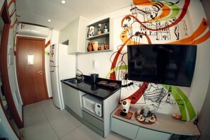 Economy Apartment, Balcony, Partial Ocean View | Private kitchen | Electric kettle - Casa da SABIÁ (Salvador)