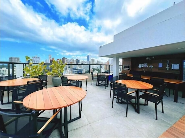 Tempat makan outdoor