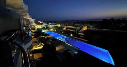 Luxury Loft,Pools, Sea Views,100SQM