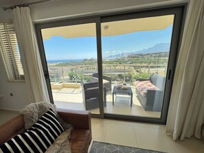 Smart TV, videojuegos y libros 