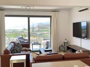 Smart-TV, videospill og bøker