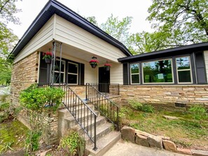 Exterior - A charming-spacious home ideal for a family getaway, telecommuting or long stays (Sherwood)