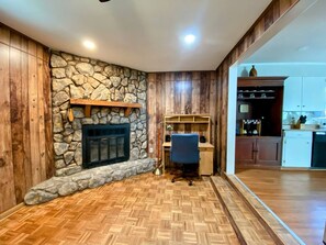 Interior - A charming-spacious home ideal for a family getaway, telecommuting or long stays (Sherwood)
