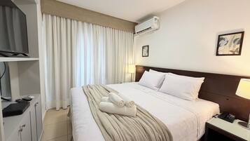 Desk, laptop workspace, iron/ironing board, free WiFi