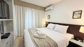 Deluxe Suite, City View | Desk, laptop workspace, iron/ironing board, free WiFi - FlatScape Flat Sofisticado no Itaim Bibi (São Paulo)