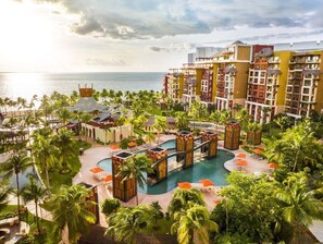 Piscina all'aperto, una piscina riscaldata