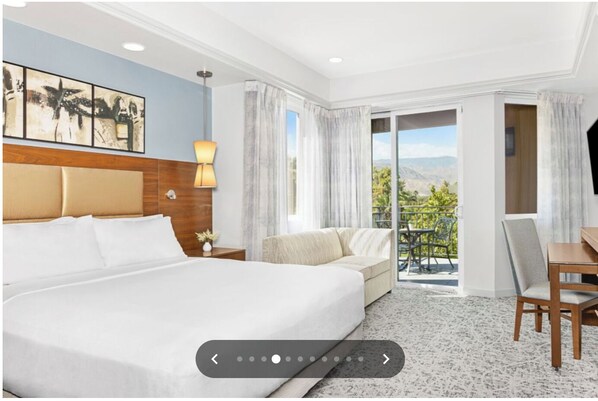 Iron/ironing board, WiFi, bed sheets - 2-bedroom Villa @ Marriott's Desert Springs Villas II - Vacation Rental (Palm Desert)