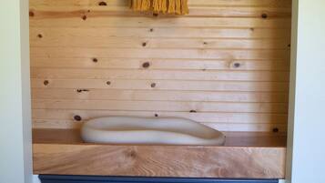 3 bedrooms, internet, bed sheets