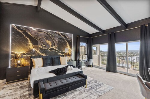 Built Into A Mtn - Heated Pool & Lounge