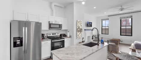 Fridge, microwave, oven, stovetop