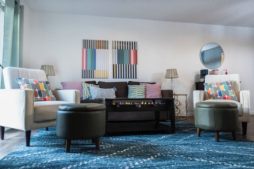 2 bedroom condo conveniently located for all of Bella Vista’s best amenities