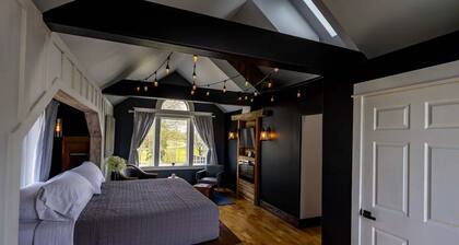 Ease you mind from the stresses, with the lake and vineyards just niles away.