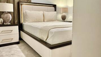 Iron/ironing board, internet, bed sheets