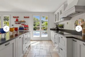 Private kitchen - Villa Madone - Valbonne (Valbonne)