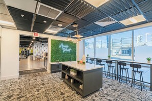 Lobby sitting area - The Access (Tempe)