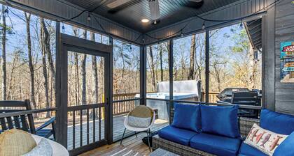 Lake It Easy on Lake Martin - Sleeps 16! 5-bedroom house with views of the lake.