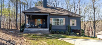 Lake It Easy on Lake Martin - Sleeps 16! 5-bedroom house with views of the lake.