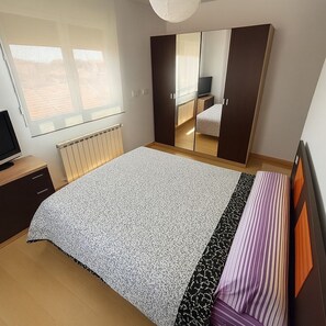 Fer et planche à repasser, Wi-Fi, draps fournis