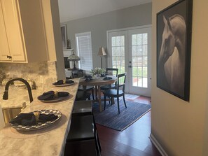 Dining - 4 bedroom beautifully furnished home on over an acre. Close to 1-85 and Athens.  (Commerce)
