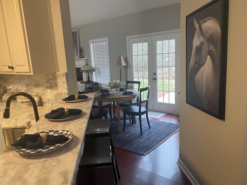 4 bedroom beautifully furnished home on over an acre. Close to 1-85 and Athens. 