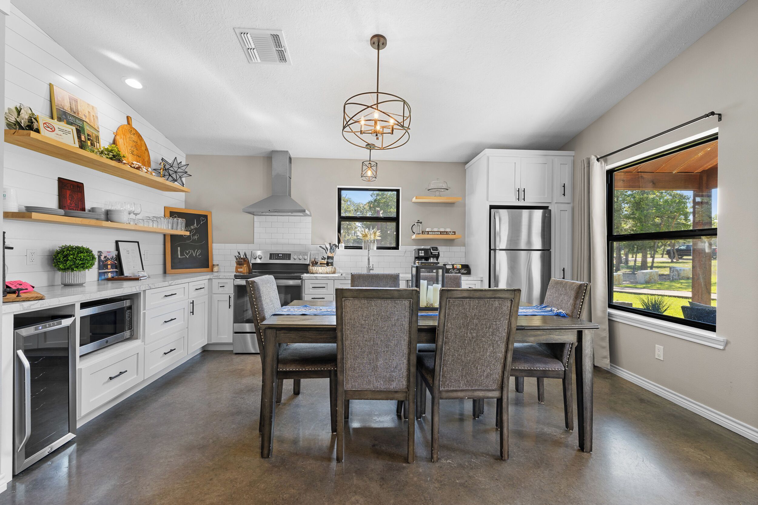 Mikrowelle, Ofen, Herdplatte, Geschirrspüler