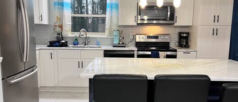 Mikrowelle, Ofen, Herdplatte, Geschirrspüler