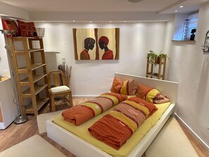 1 chambre, fer et planche à repasser, accès Internet, draps fournis