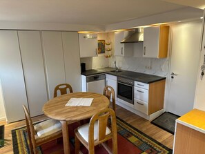 Fridge, stovetop, dishwasher, coffee/tea maker - "In harmony" vacation apartment (Buchen)