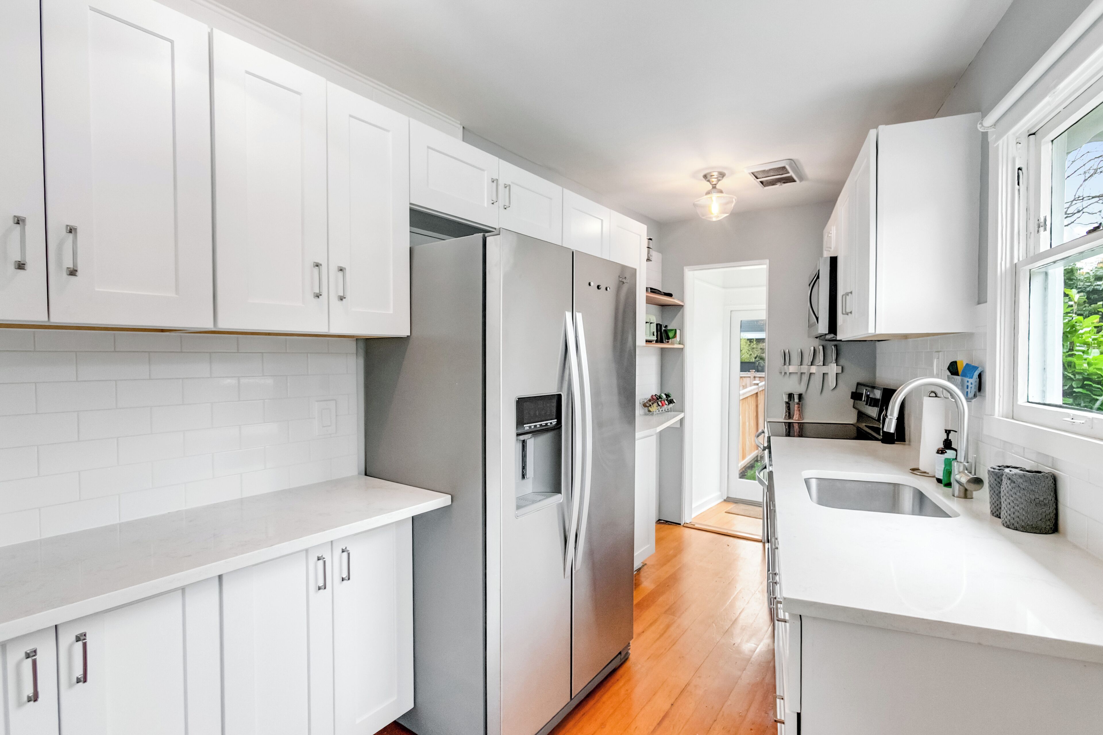 Comfort Double Room | Private kitchen | Fridge, microwave, oven, stovetop