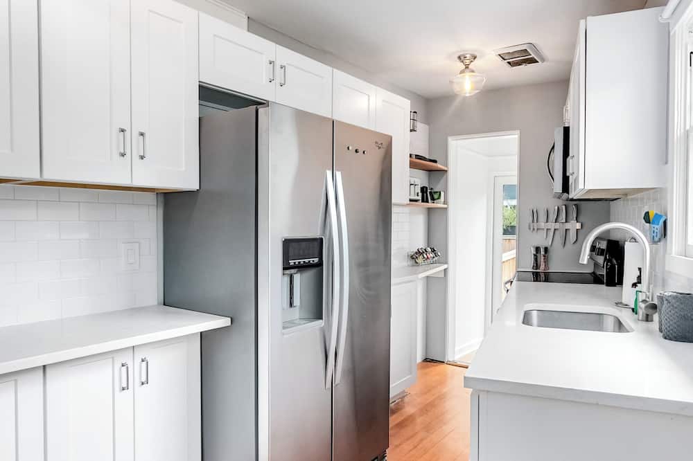 Montlake Hideaway in Spite House
