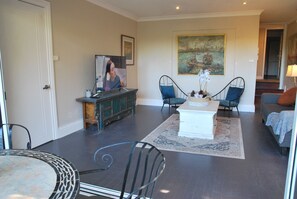 Interior - Apartment in Avalon Beach (Avalon Beach)