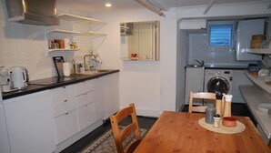 Private kitchen - Apartment in Avalon Beach (Avalon Beach)
