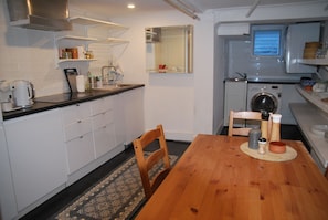 Private kitchen - Apartment in Avalon Beach (Avalon Beach)