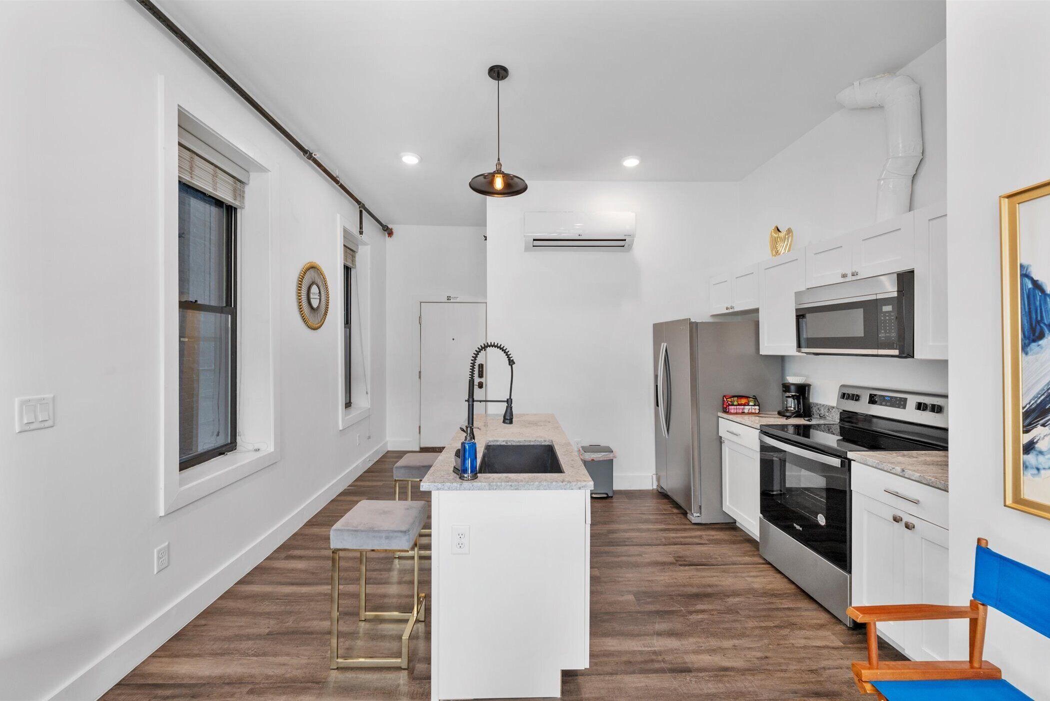 Microondas, horno, parrilla de estufa y lavavajillas 