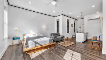 1 habitación, tabla de planchar con plancha, wifi gratis y ropa de cama