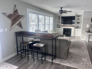 Smart TV - Relax & Play on the Indian Chain of Lakes - Cozy 2-bedroom Waterfront Home! (Wolcottville)