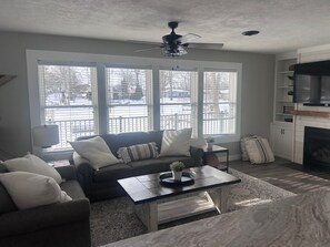 Smart TV - Relax & Play on the Indian Chain of Lakes - Cozy 2-bedroom Waterfront Home! (Wolcottville)