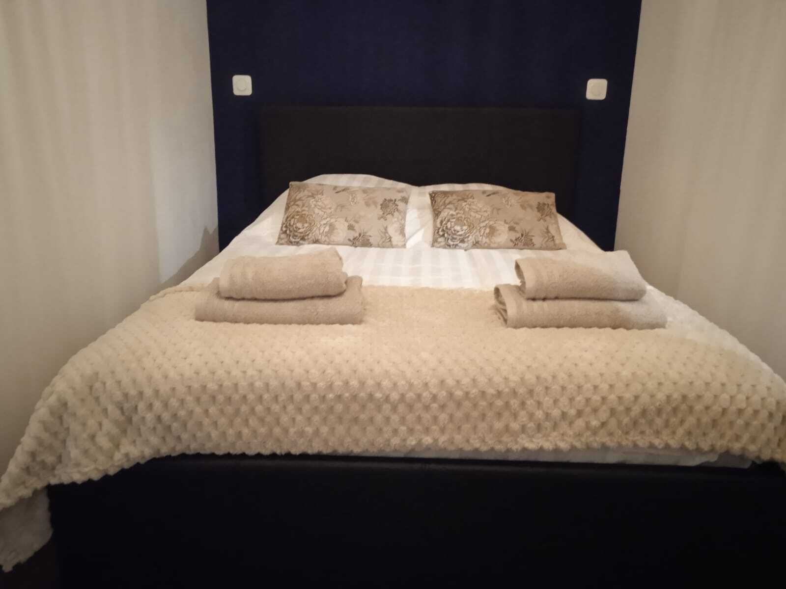 Bügeleisen/Bügelbrett, Internetzugang, Bettwäsche