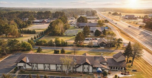 Nisswa Hotel & Suites|Margaret Lake Single Queen