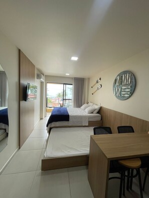 WiFi, bed sheets - With ocean views, prime location, and hotel-quality amenities: swimming pools... (Tamandaré)
