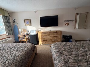 Iron/ironing board, travel cot, WiFi