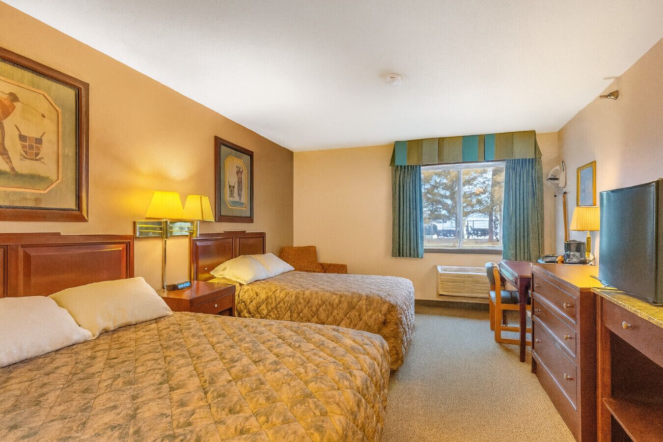 Fer et planche à repasser, lit parapluie, Wi-Fi