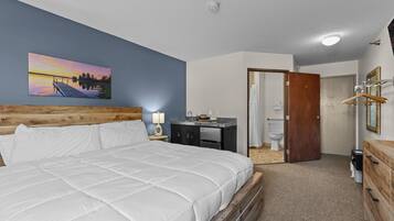 Skrivebord, strykejern/-brett og wi-fi