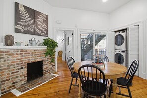 Dining - Casa Verde: 4BR with 4 Ensuites, Walk to Riverwalk and Downtown! (Wilmington)