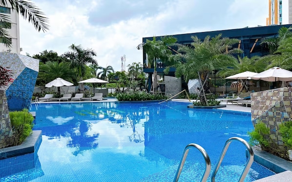 Outdoor pool - LaLa West Tower Lumiere Riverside (Ho Chi Minh)