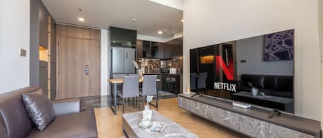 Luxury Apartment, 1 Bedroom, Balcony, City View | Living area